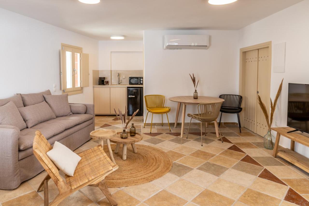 Vacay Suites Фиростефани Екстериор снимка