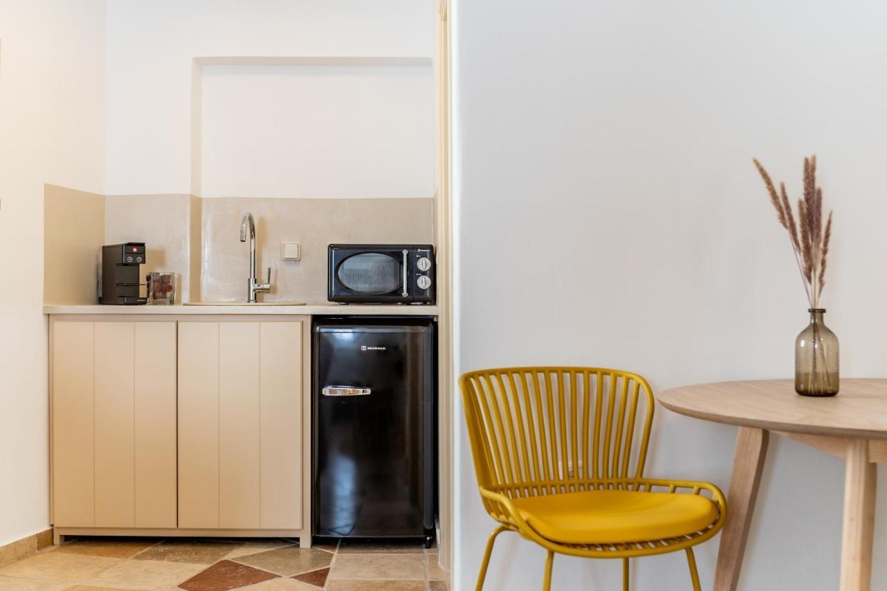 Vacay Suites Фиростефани Екстериор снимка