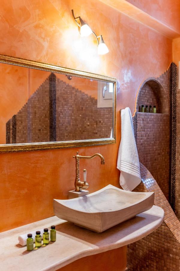 Vacay Suites Фиростефани Екстериор снимка